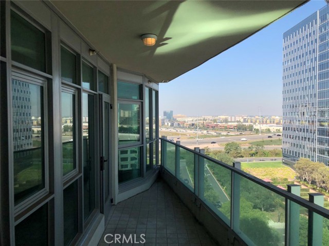 3131 Michelson Drive, Irvine CA: https://media.crmls.org/medias/844aa4c7-4f2f-4763-9dbd-3ec11377fbc1.jpg