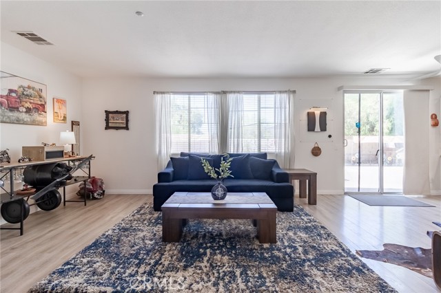Detail Gallery Image 14 of 44 For 1837 River Bend Dr, Redlands,  CA 92374 - 4 Beds | 3 Baths