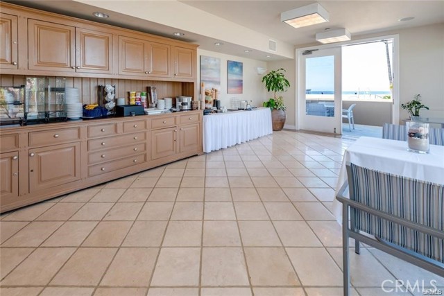 1300 The Strand, Hermosa Beach CA: https://media.crmls.org/medias/844bd576-bed1-428d-84ff-525c205d42b5.jpg