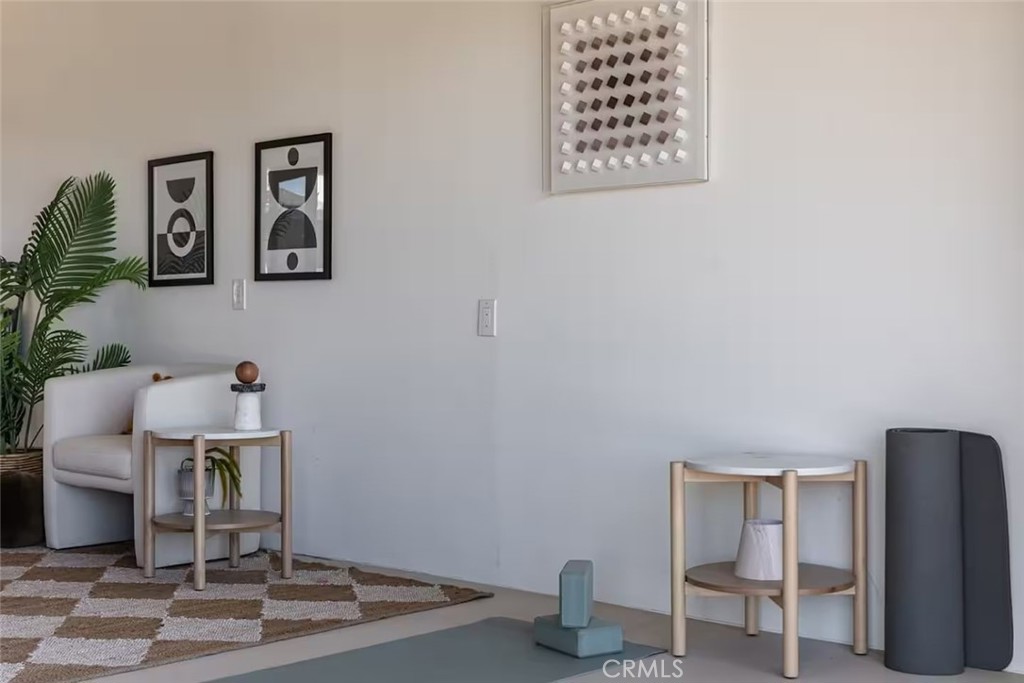 https://media.crmls.org/medias/844bdc20-13d1-4d10-a96a-3edc50966452.jpg?preset=X-Large