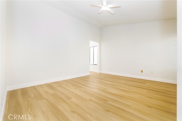 Detail Gallery Image 9 of 16 For 21602 Bedford Way, Saugus,  CA 91355 - 4 Beds | 2/1 Baths