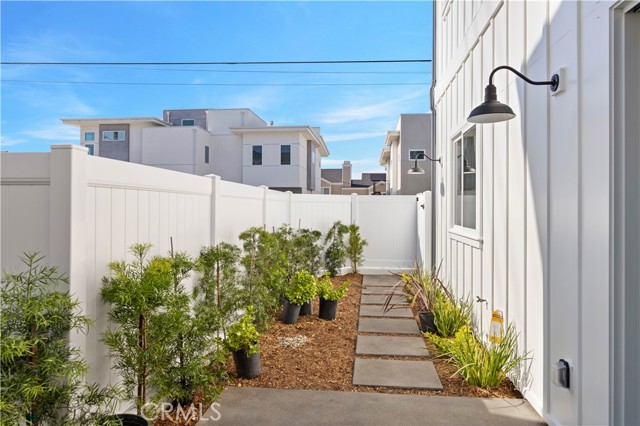 Detail Gallery Image 39 of 47 For 2100 Harriman Ln, Redondo Beach,  CA 90278 - 5 Beds | 4/1 Baths