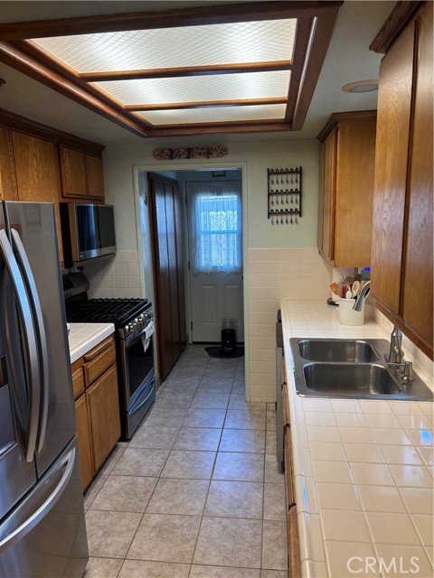 Detail Gallery Image 5 of 18 For 1012 Gardenia St, Lompoc,  CA 93436 - 3 Beds | 2/1 Baths