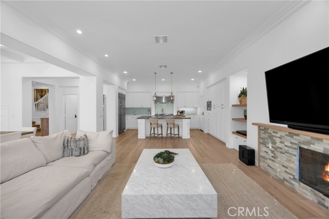 Detail Gallery Image 21 of 61 For 21331 Balerma Ln, Huntington Beach,  CA 92648 - 4 Beds | 3/1 Baths