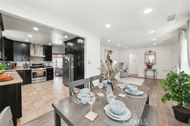 Detail Gallery Image 6 of 11 For 10551 Clancey Ave, Downey,  CA 90241 - 4 Beds | 2 Baths