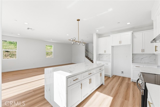 Detail Gallery Image 8 of 53 For 1969 Lyon Ave, Riverside,  CA 92503 - 5 Beds | 4 Baths