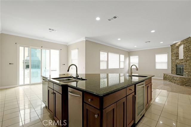 Detail Gallery Image 13 of 34 For 6838 Miramar Ln, Palmdale,  CA 93551 - 4 Beds | 3 Baths