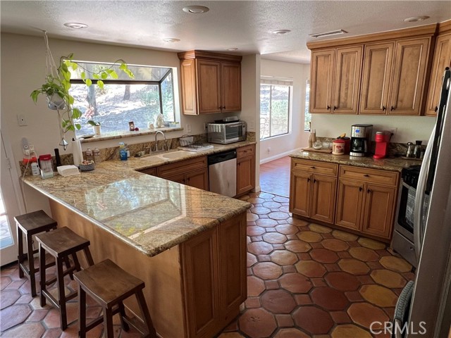 Detail Gallery Image 17 of 36 For 10088 Keystone Ct, Rancho Cucamonga,  CA 91737 - 4 Beds | 2/1 Baths