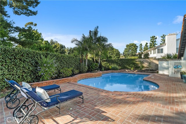 12571 Welbe Drive, North Tustin CA: https://media.crmls.org/medias/844e75fc-d7c7-4e32-a048-661c6d3434a8.jpg
