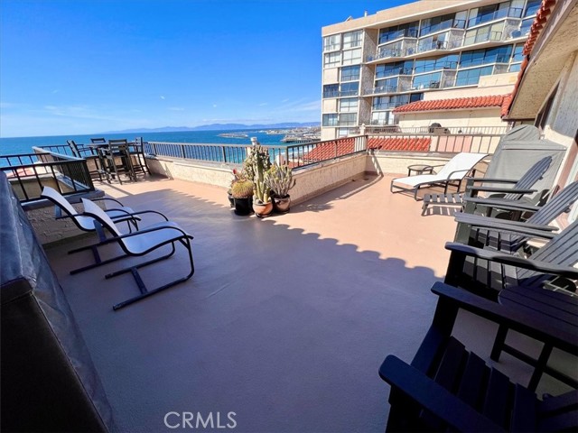 555 Esplanade, Redondo Beach, California 90277, 2 Bedrooms Bedrooms, ,2 BathroomsBathrooms,Residential,Sold,Esplanade,SB23039373