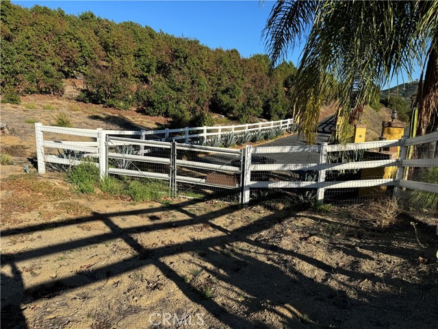23192 De Anza Road, Temecula CA: https://media.crmls.org/medias/844f2044-3bd0-4ba9-86de-c4e3a09f3620.jpg