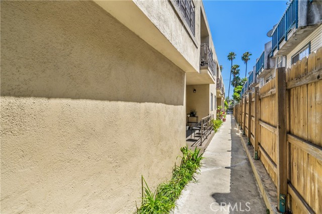 523 E Hazel Street, Inglewood CA: https://media.crmls.org/medias/844fa8b5-0668-47e7-8ffb-668974e2ab19.jpg