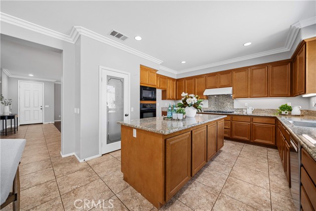 Detail Gallery Image 6 of 55 For 7626 Soaring Bird Ct, Corona,  CA 92880 - 5 Beds | 3 Baths