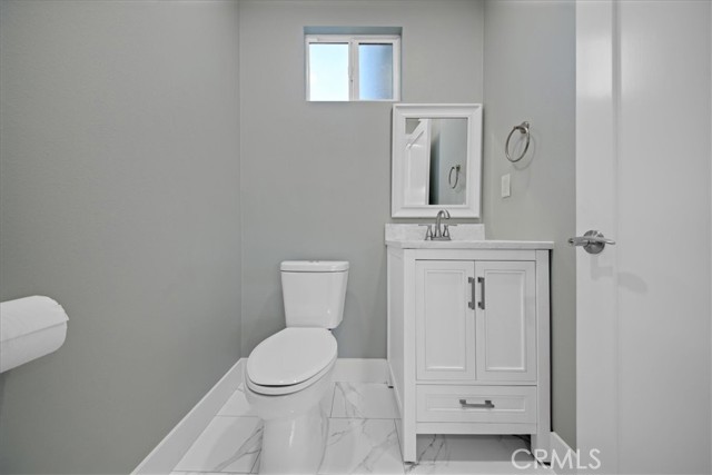 Detail Gallery Image 15 of 28 For 2125 Vuelta Grande Ave, Long Beach,  CA 90815 - 3 Beds | 2/1 Baths