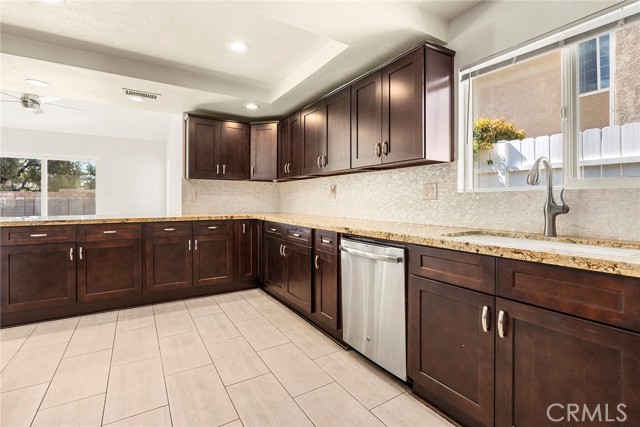 Detail Gallery Image 16 of 38 For 30031 Corte San Luis, Temecula,  CA 92591 - 3 Beds | 2 Baths