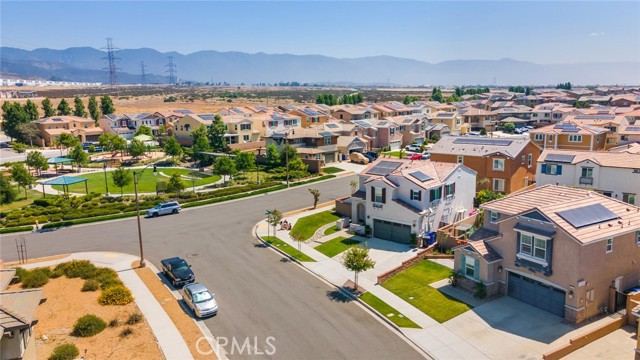 Detail Gallery Image 5 of 30 For 4989 River Ash Way, Fontana,  CA 92336 - 3 Beds | 2/1 Baths