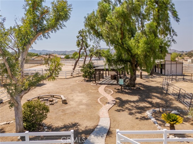 31755 Country Haven Lane, Menifee CA: https://media.crmls.org/medias/845325e9-8e45-4e82-9e28-b98294aedaad.jpg
