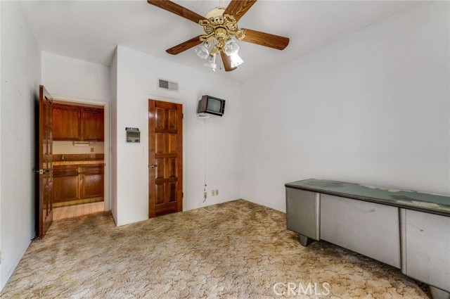 605 N Live Oak, Glendora CA: https://media.crmls.org/medias/84536374-6996-4f2e-8d34-8c8eaa9b636a.jpg