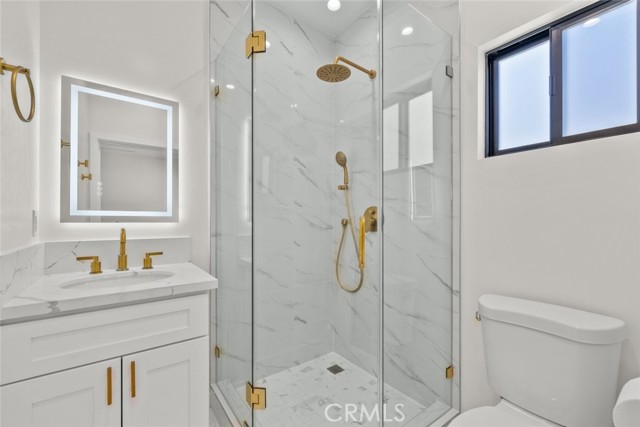 22835 Styles Street, Woodland Hills CA: https://media.crmls.org/medias/84543033-38d4-4024-8842-088ee7a18f55.jpg