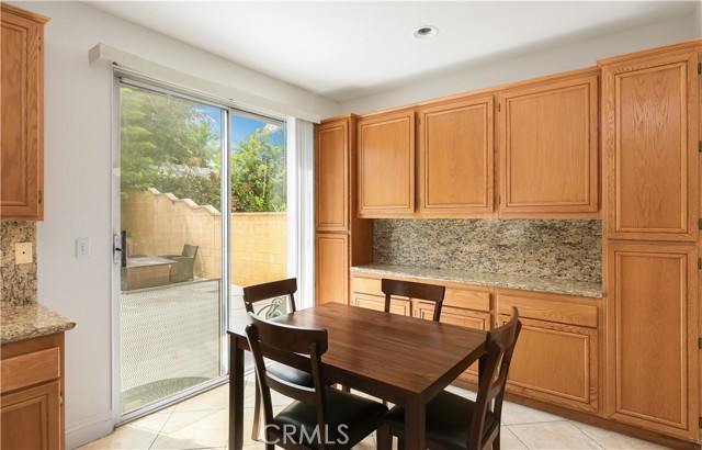 43 Declaration Place, Irvine CA: https://media.crmls.org/medias/8454ba3d-2d04-4840-9d64-2ecbc384f1f6.jpg
