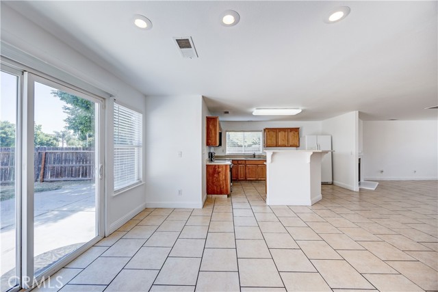 Detail Gallery Image 11 of 70 For 1219 Daybreak Dr, Merced,  CA 95348 - 4 Beds | 3/1 Baths