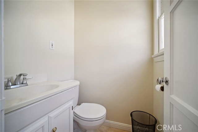 Detail Gallery Image 22 of 71 For 610 N Griffith Park Dr, Burbank,  CA 91506 - 3 Beds | 2/1 Baths