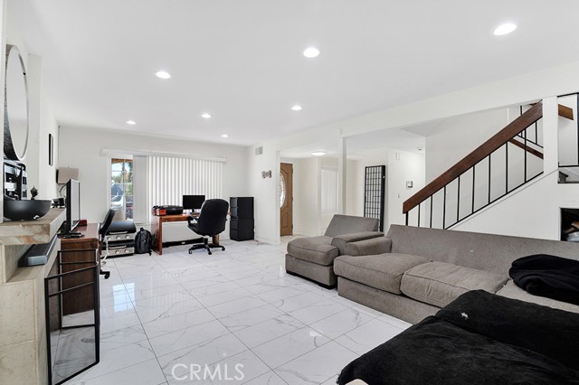 2491 Castlemont Court North photo 7