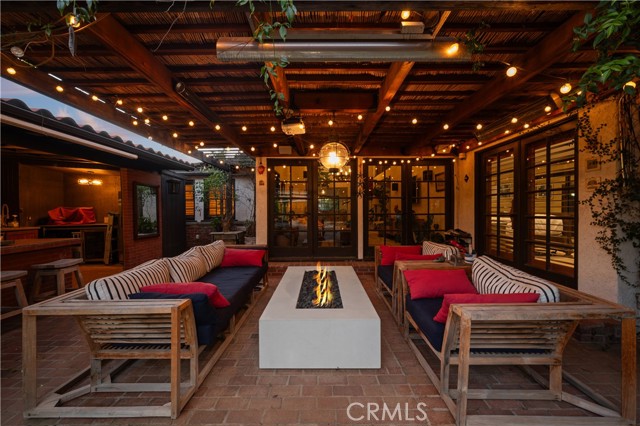 Detail Gallery Image 20 of 29 For 5526 Fulton Ave, Sherman Oaks,  CA 91401 - 4 Beds | 3 Baths