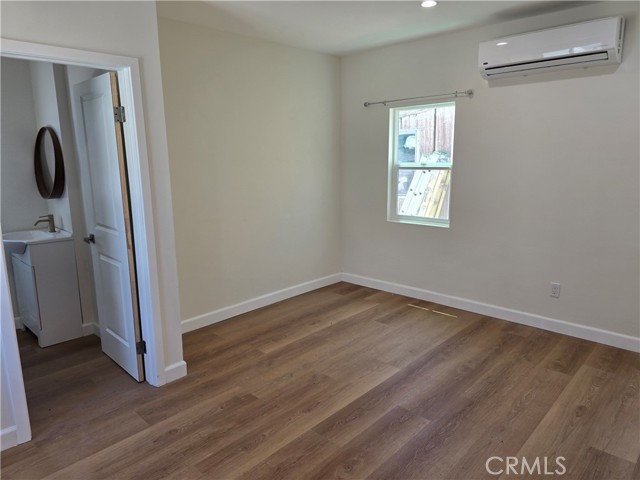 Detail Gallery Image 3 of 7 For 642 W Glenoaks Bld a,  Glendale,  CA 91202 - 0 Beds | 1 Baths