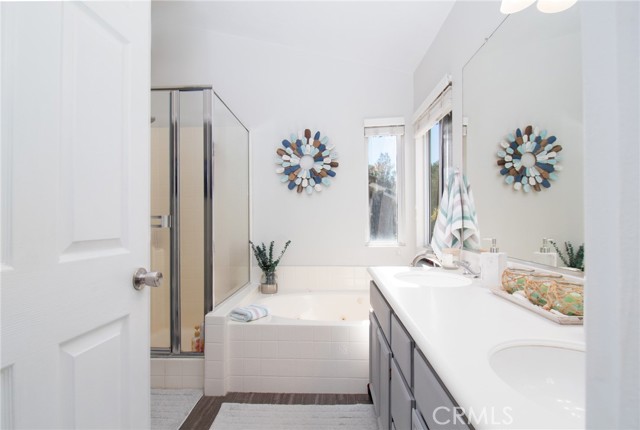 Detail Gallery Image 13 of 24 For 922 Pala Mesa, Corona,  CA 92879 - 3 Beds | 2/1 Baths