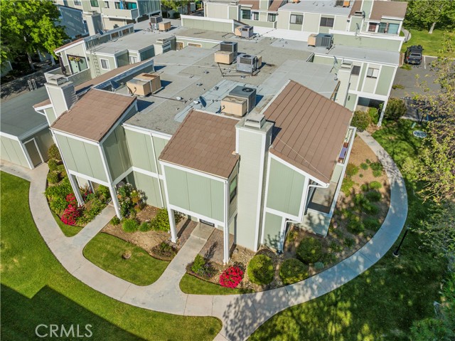 Detail Gallery Image 28 of 31 For 27065 Crossglade Ave #1,  Canyon Country,  CA 91351 - 3 Beds | 2/1 Baths
