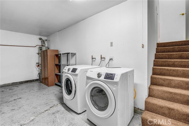 18403 Collins Street, Tarzana CA: https://media.crmls.org/medias/845629e1-d6db-49d5-b510-38436f44ae06.jpg