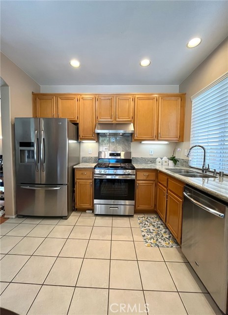 Detail Gallery Image 8 of 17 For 52 Danbury Ln, Irvine,  CA 92618 - 3 Beds | 2/1 Baths