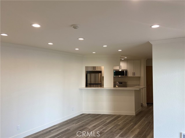 610 The Village #106, Redondo Beach, California 90277, 1 Bedroom Bedrooms, ,1 BathroomBathrooms,Residential,Sold,The Village #106,SB22170560