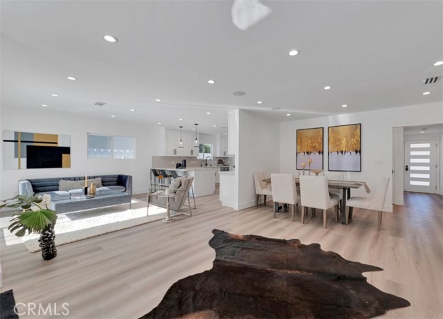 Detail Gallery Image 15 of 30 For 15436 Milbank St, Encino,  CA 91436 - 3 Beds | 3/1 Baths