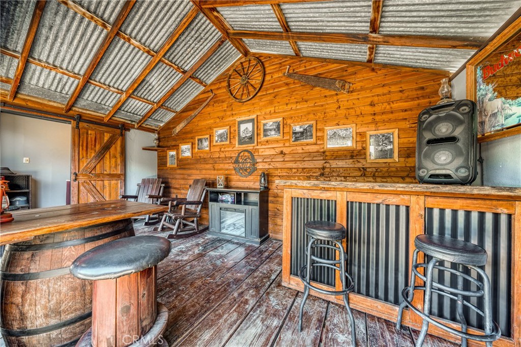 https://media.crmls.org/medias/8457b12a-93b9-455e-8ed0-9eabbf78bbd4.jpg?preset=X-Large