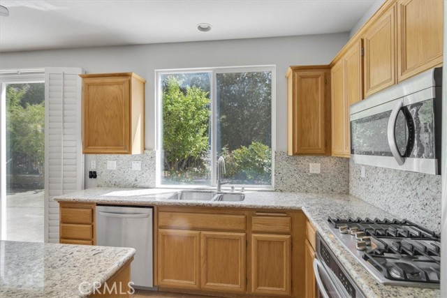 Detail Gallery Image 11 of 27 For 466 Fallbrook Ave, Newbury Park,  CA 91320 - 4 Beds | 2/1 Baths