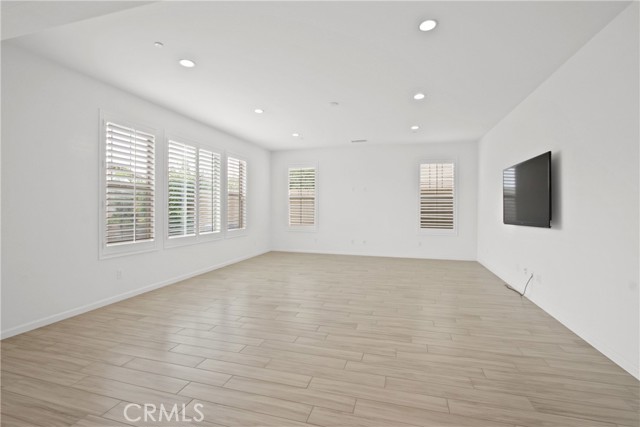 139 Yellow Daisy, Irvine CA: https://media.crmls.org/medias/8457e739-c2c6-4dba-a035-c89106d8a8b9.jpg
