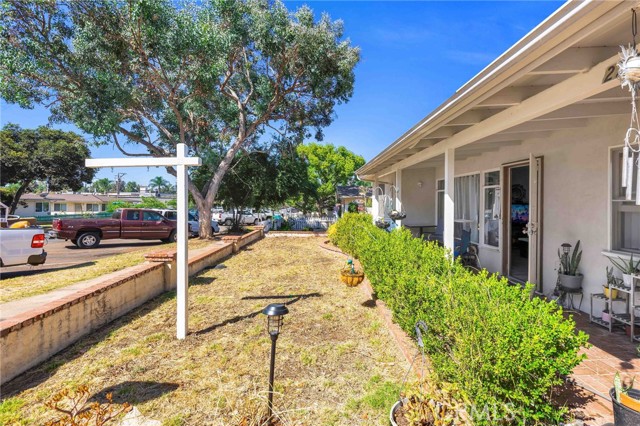 222 W 8th Avenue, Escondido CA: https://media.crmls.org/medias/8457f972-11fe-43a3-8f12-ba243e878001.jpg