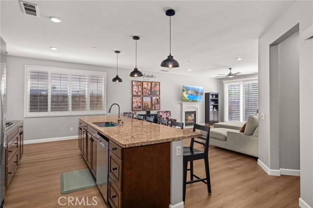 Detail Gallery Image 9 of 46 For 11923 Meander Way, Jurupa Valley,  CA 91752 - 4 Beds | 2 Baths
