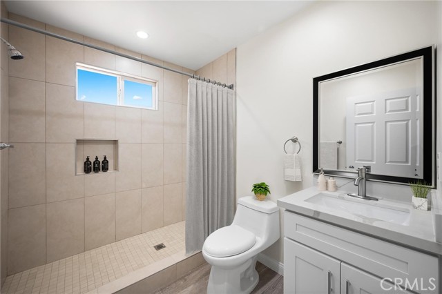 Detail Gallery Image 9 of 13 For 8126 Moorcroft Ave, Canoga Park,  CA 91304 - 2 Beds | 1 Baths