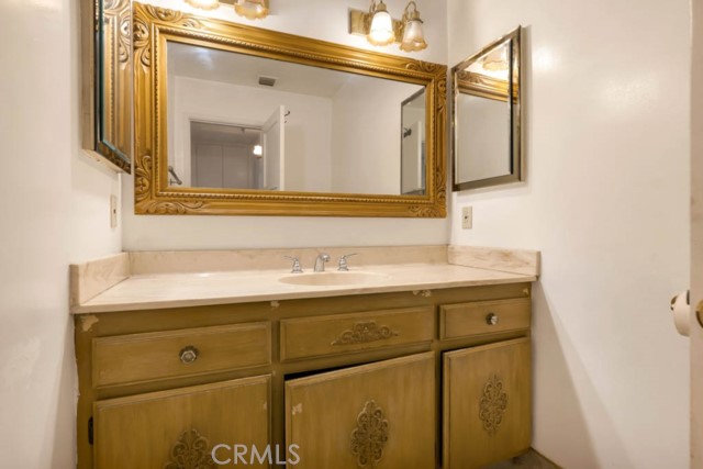 Detail Gallery Image 16 of 27 For 338 N Mariposa, Burbank,  CA 91506 - 2 Beds | 2 Baths