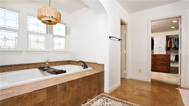 19 Basilica Place, Ladera Ranch CA: https://media.crmls.org/medias/845c6301-4c44-400b-b84f-cebdec1e7999.jpg