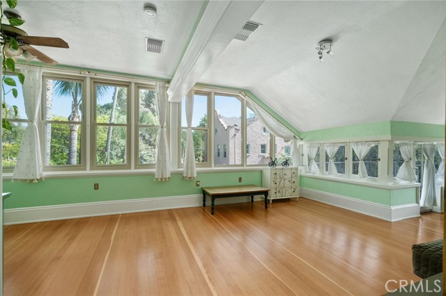 405 W Olive Avenue, Redlands CA: https://media.crmls.org/medias/845c8cb0-f184-428a-927f-abe6ab16eb9a.jpg