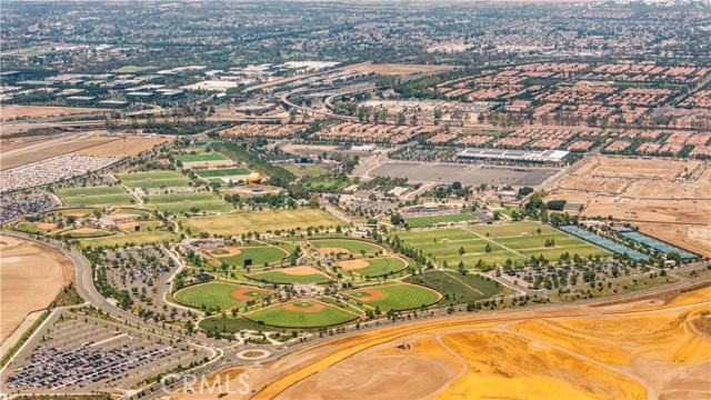 175 Baluster, Irvine CA: https://media.crmls.org/medias/845d2aed-f11b-4510-aae1-ceb6f7701d38.jpg