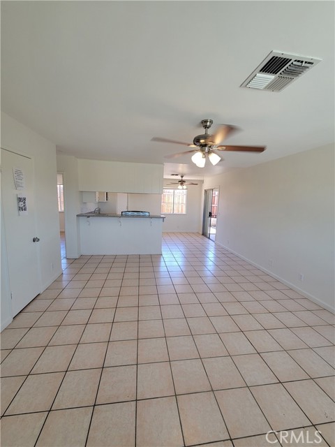 Detail Gallery Image 2 of 9 For 16001 Green Hill #1,  Victorville,  CA 92394 - 2 Beds | 1 Baths