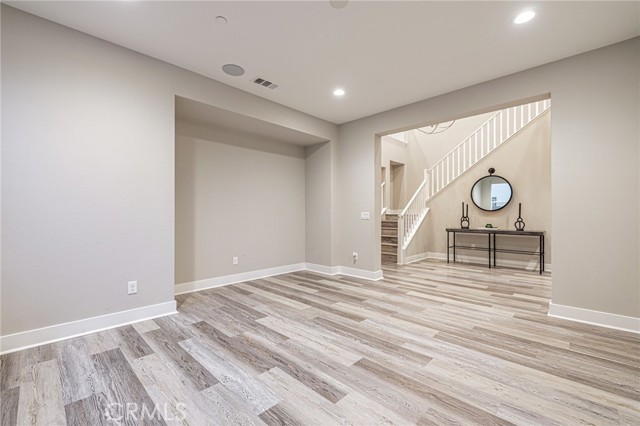 Detail Gallery Image 9 of 67 For 25035 Hidden Willow, Canyon Country,  CA 91387 - 5 Beds | 4 Baths