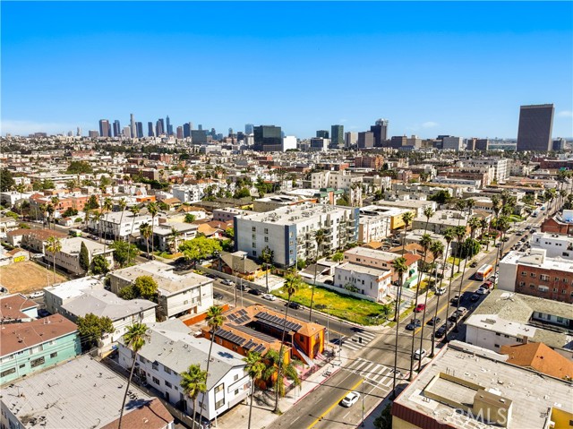 101 S. MARIPOSA AVE, Los Angeles CA: https://media.crmls.org/medias/845f6ca0-d3c7-4887-9187-602d7f7380e5.jpg