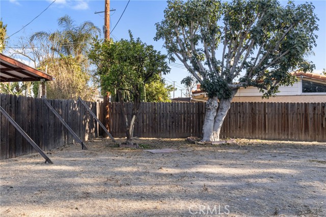 Detail Gallery Image 28 of 35 For 19453 Strathern St, Reseda,  CA 91335 - 4 Beds | 2 Baths