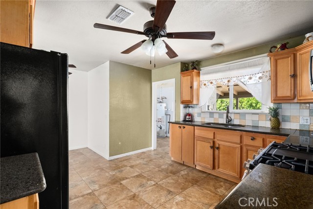 Detail Gallery Image 9 of 20 For 11266 College Ave, Pomona,  CA 91766 - 4 Beds | 1/1 Baths